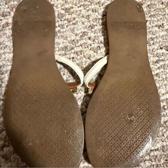 Tory Burch Sandals Melinda T Strap Flip Flops Half Moon Tory Medallion- Size 7 - Picture 4 of 5